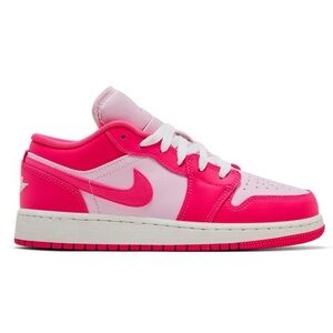 Jordan 1 low
'Valentine’s Day'
Brand new